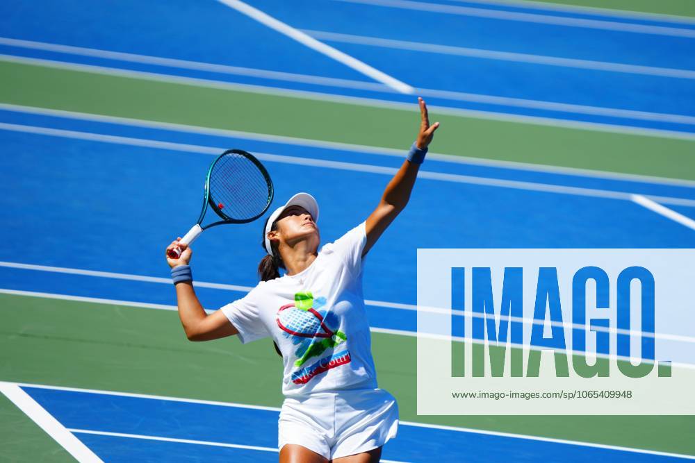 Emma Raducanu practices 2025 US Open, Friday Previews, USTA Billie Jean King National Tennis Center, New York, USA - 22 Aug 2025New York USTA Billie Jean King National T New York (NY) United States of America