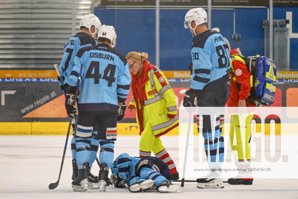 Eishalle Linz, AUT, ice hockey preparation test match, Black Wings Linz AUT vs HK Nitra SVK , in the picture Zach Osburn HK Nitra , Matej Paulovic HK Nitra , Adam Nemec HK Nitra , Tomas Hrnka HK Nitra and Sanitaeter Linz Oberoesterreich Austria