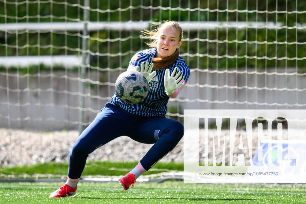 Djurgardens goalkeeper Elvira Björklund before the football match in Damallsvenskan between AIK and Djurgarden on August 23, 2025 in Stockholm