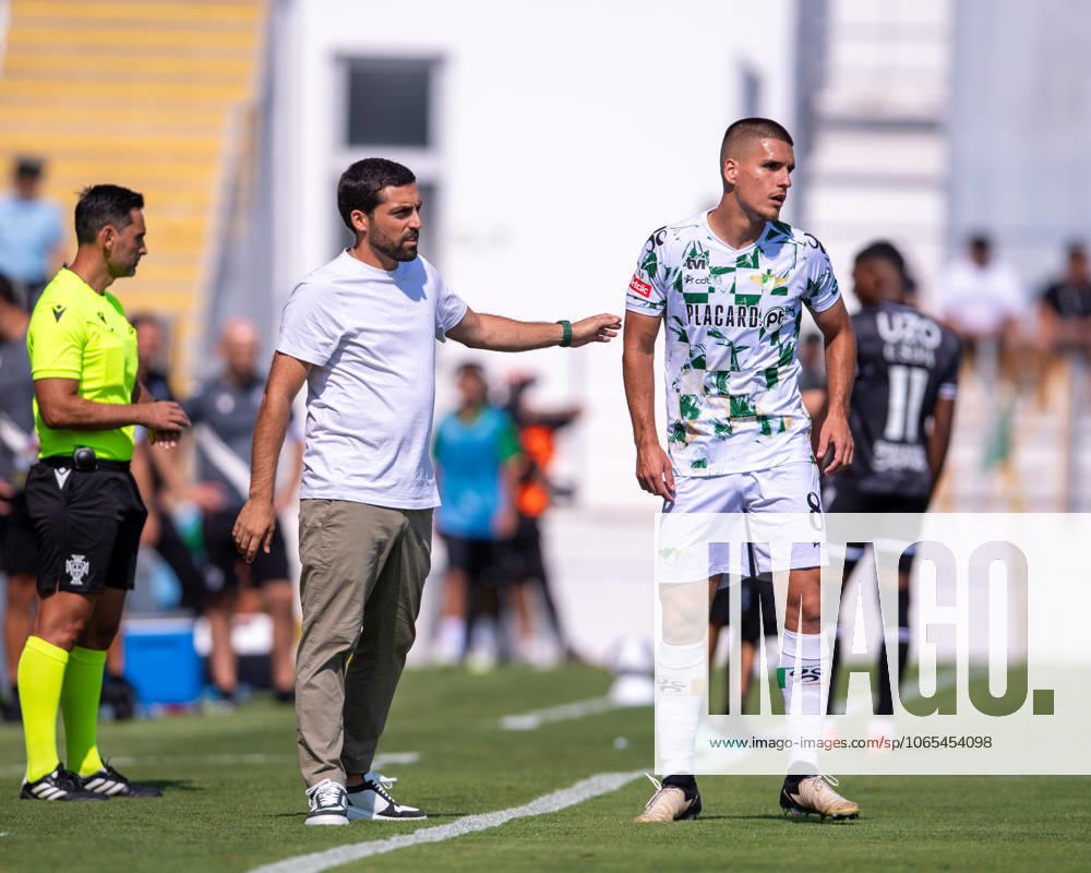 VASCO BOTELHO DA COSTA head coach of Moreirense FC seen doing some tactics to MATEJA STJEPANOVIC from Moreirense FC during the Liga Portugal Betclic 2025 26 match between Moreirense FC and Vitoria SC at Estadio Comendador Joaquim de Almeida Freitas on August 23, 2025 in Guimaraes, Portugal. Guimaro£Es Portugal - ZUMAl192 20250823_zsp_l192_015