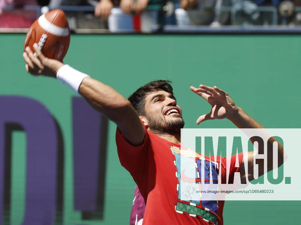 Carlos Alcaraz of Spain throws a football in Arthur Ashe Stadium on Arthur Ashe Kids Day at the 2025 US Open Tennis Championship at the USTA Billie Jean King National Tennis Center in New York City on Saturday, August 23, 2025 in New York City. NYP20250823121 JOHNxANGELILLO