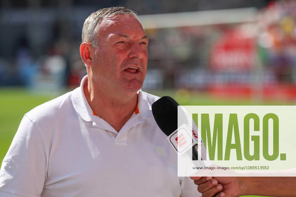 2025-08-24 FC Utrecht v Excelsior Rotterdam - Dutch Eredivisie UTRECHT, NETHERLANDS - AUGUST 24: Head Coach Ron Jans of FC Utrecht during the Dutch Eredivisie match between FC Utrecht and Excelsior Rotterdam at Stadion de Galgenwaard on August 24, 2025 in Utrecht, Netherlands. Utrecht Stadion de Galgenwaard Netherlands Content not available for redistribution in The Netherlands directly or indirectly through any third parties.