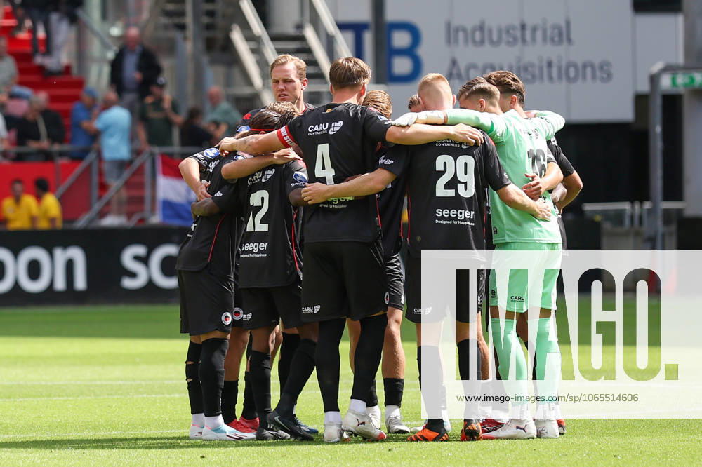 2025-08-24 FC Utrecht v Excelsior Rotterdam - Dutch Eredivisie UTRECHT, NETHERLANDS - AUGUST 24: Team huddle Excelsior Rotterdam during the Dutch Eredivisie match between FC Utrecht and Excelsior Rotterdam at Stadion de Galgenwaard on August 24, 2025 in Utrecht, Netherlands. Utrecht Stadion de Galgenwaard Netherlands Content not available for redistribution in The Netherlands directly or indirectly through any third parties.