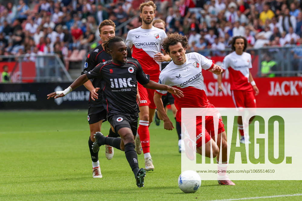 2025-08-24 FC Utrecht v Excelsior Rotterdam - Dutch Eredivisie UTRECHT, NETHERLANDS - AUGUST 24: Arthur Zagre of Excelsior Rotterdam, Miguel Rodriguez of FC Utrecht during the Dutch Eredivisie match between FC Utrecht and Excelsior Rotterdam at Stadion de Galgenwaard on August 24, 2025 in Utrecht, Netherlands. Utrecht Stadion de Galgenwaard Netherlands Content not available for redistribution in The Netherlands directly or indirectly through any third parties.