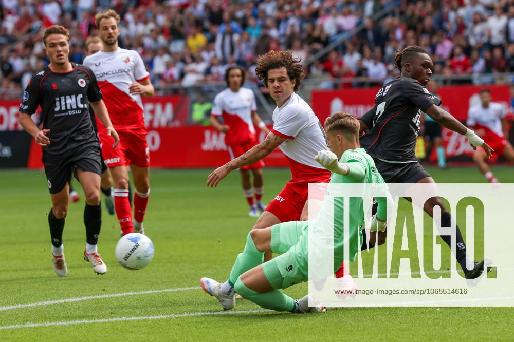 2025-08-24 FC Utrecht v Excelsior Rotterdam - Dutch Eredivisie UTRECHT, NETHERLANDS - AUGUST 24: Arthur Zagre of Excelsior Rotterdam, gk Calvin Raatsie of Excelsior Rotterdam, Miguel Rodriguez of FC Utrecht during the Dutch Eredivisie match between FC Utrecht and Excelsior Rotterdam at Stadion de Galgenwaard on August 24, 2025 in Utrecht, Netherlands. Utrecht Stadion de Galgenwaard Netherlands Content not available for redistribution in The Netherlands directly or indirectly through any third parties.