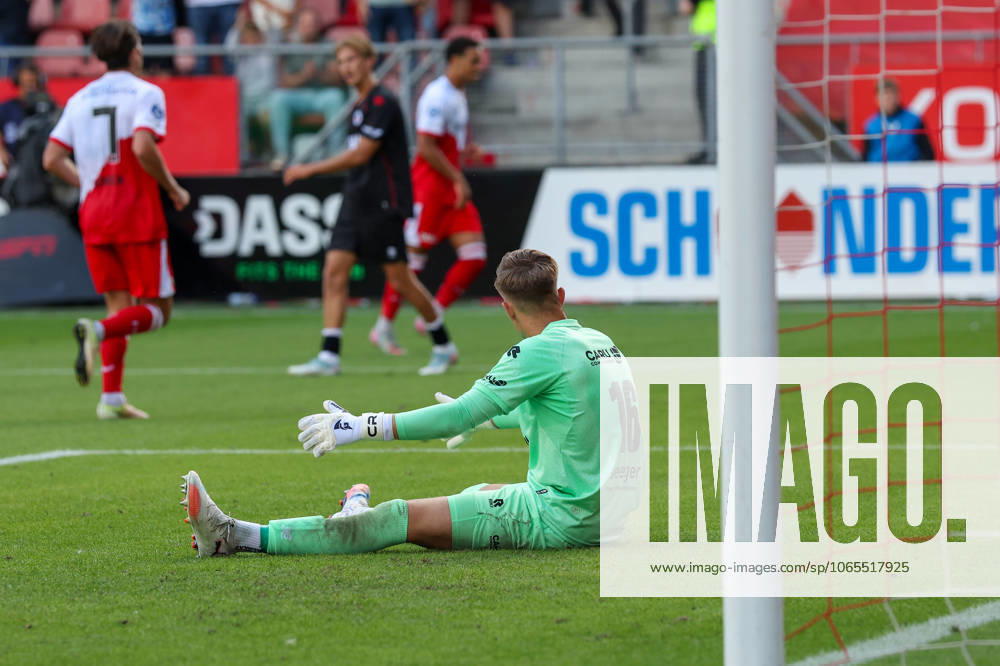 2025-08-24 FC Utrecht v Excelsior Rotterdam - Dutch Eredivisie UTRECHT, NETHERLANDS - AUGUST 24: gk Calvin Raatsie of Excelsior Rotterdam looks dejected after the second goal of FC Utrecht during the Dutch Eredivisie match between FC Utrecht and Excelsior Rotterdam at Stadion de Galgenwaard on August 24, 2025 in Utrecht, Netherlands. Utrecht Stadion de Galgenwaard Netherlands Content not available for redistribution in The Netherlands directly or indirectly through any third parties.