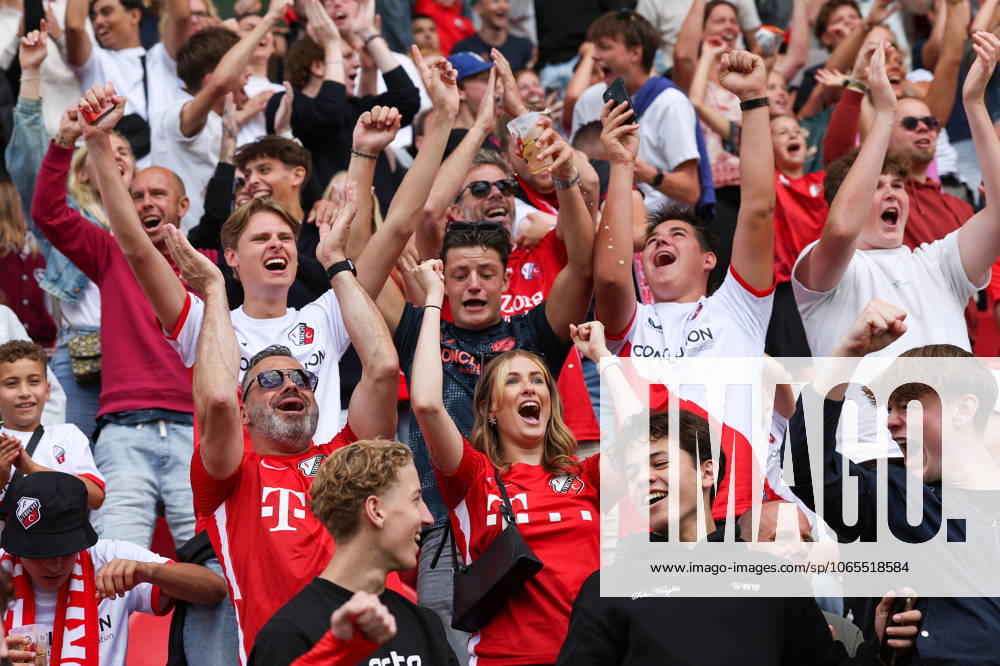 2025-08-24 FC Utrecht v Excelsior Rotterdam - Dutch Eredivisie UTRECHT, NETHERLANDS - AUGUST 24: Utrechtfans of celebrate the fourth goal during the Dutch Eredivisie match between FC Utrecht and Excelsior Rotterdam at Stadion de Galgenwaard on August 24, 2025 in Utrecht, Netherlands. Utrecht Stadion de Galgenwaard Netherlands Content not available for redistribution in The Netherlands directly or indirectly through any third parties.