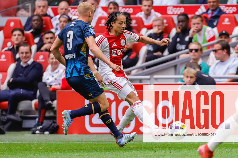 Eredivisie: AFC Ajax Amsterdam v Heracles Almelo Amsterdam - Kian Fitz-Jim of AFC Ajax Amsterdam hits the ball during the third round of the 2025 2026 Eredivisie season. The match is set between AFC Ajax Amsterdam and Heracles Almelo at Johan Cruijff ArenA on 24 August 2025 in Amsterdam, The Netherlands. (VK Sportphoto Raymond Smit)