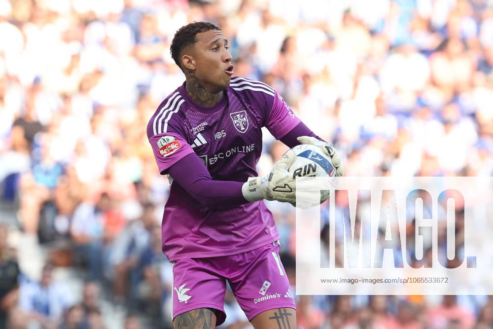 Portugal, Porto, 2025 08 24 3 Matchday Liga Portugal Betclic, FC Porto Casa Pia AC v l , goalkeeper, goalkeeper Patrick Sequeira Casa Pia AC in action, in action,