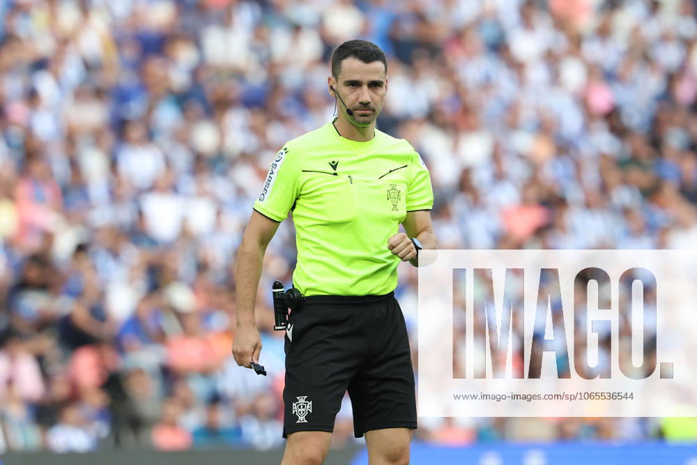 Portugal, Porto, 2025 08 24 3 Matchday Liga Portugal Betclic, FC Porto Casa Pia AC v l , Referee Sergio Guelho