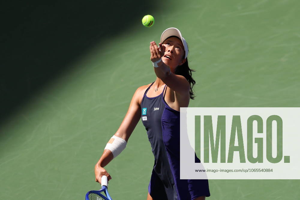 TENIS US OPEN 2025 24082025 N Z ENA SHIBAHARA JAPONIA W TRAKCIE MECZU PIERWSZEJ RUNDY TURNIEJU WIELKIEGO SZLEMA US OPEN 2025 MARCIN CHOLEWINSKI NEWSPIX.PL TENNIS US OPEN 2025 24082025 ENA SHIBAHARA OF JAPAN DURING THE MATCH IN THE FIRST ROUND NEWSPIX.PL --- newspix.pl