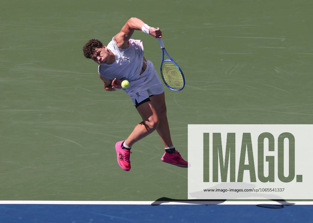Ben Shelton USA , from above, US Open Championships 2023, USTA Billie Jean King National Tennis Center, Flushing Meadows, New York, USA