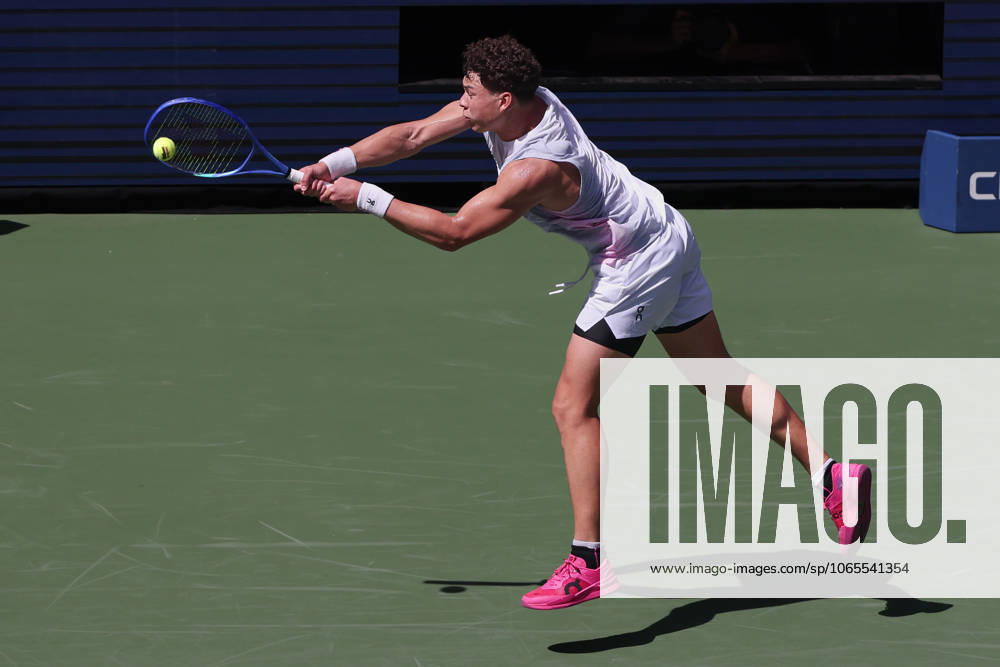 Ben Shelton USA , from above, US Open Championships 2023, USTA Billie Jean King National Tennis Center, Flushing Meadows, New York, USA