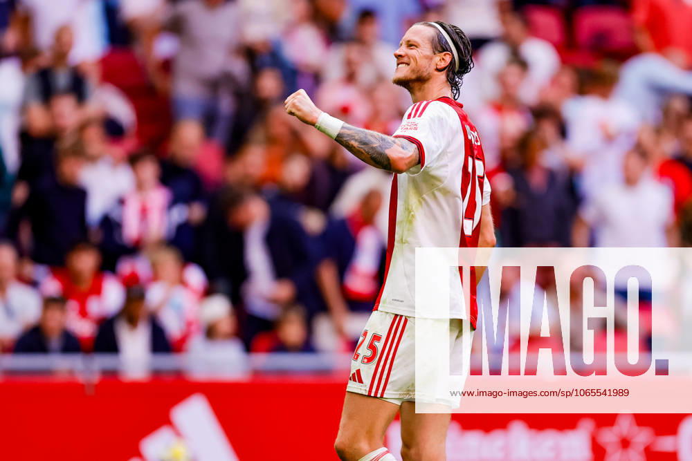 Eredivisie: AFC Ajax Amsterdam v Heracles Almelo Amsterdam - Wout Weghorst of AFC Ajax Amsterdam celebrating the 2-0 during the third round of the 2025 2026 Eredivisie season. The match is set between AFC Ajax Amsterdam and Heracles Almelo at Johan Cruijff ArenA on 24 August 2025 in Amsterdam, The Netherlands. (VK Sportphoto Raymond Smit)