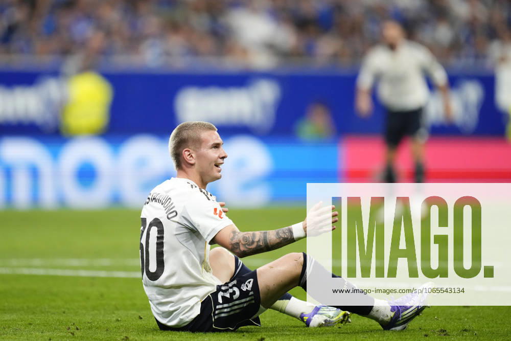 Real Oviedo v Real Madrid CF - LaLiga EA Sports Franco Mastantuono right winger Argentina protest to referee during the La Liga EA Sports match between Real Oviedo and Real Madrid CF at Carlos Tartiere on August 24, 2025 in Oviedo, Spain. Oviedo Spain