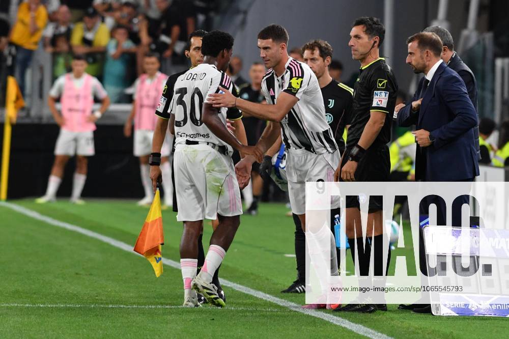 Foto IPP Massimo Rana Torino 24-08-2025 Calcio Campionato di Serie A 2025 2026 Juventus-Parma nella foto jonathan david sostituito da dusan vlahovic Italy Photo Press - World Copyright italy ITALY