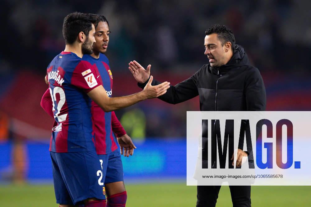 FC Barcelona, Barca v Atletico de Madrid: LaLiga BARCELONA, SPAIN - DEC 3: Xavi Hernandez of FC Barcelona (R) during the Spanish La Liga league football match between FC Barcelona vs Atletico de Madrid at the Lluis Companys stadium in Barcelona, Spain on December 3, 2023. Catalonia Spain. Editorial use only. Please get in touch for any other usage.