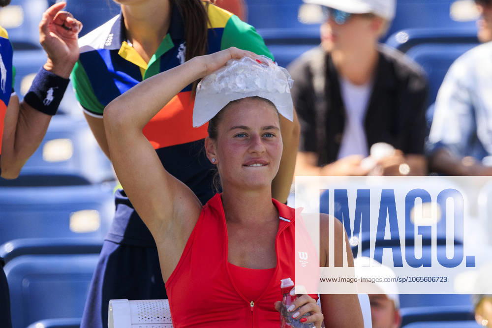 Marta Kostyuk cools down during a change over in her match against Katie Boulter on Day 3 of the 2025 US Open at USTA Billie Jean King National Tennis Center on Tuesday August 26, 2025 in the Flushing neighborhood of the Queens borough of New York City. JAVIER ROJAS PI Flushing Meadows USA - ZUMAp124 20250826_zaa_p124_037