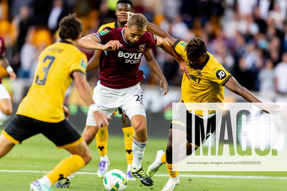 Wolverhampton Wanderers v West Ham United EFL Cup 26 08 2025. CORRECTION West Ham United midfielder Tomas Soucek (28) battles for possession in box during the EFL Cup match between Wolverhampton Wanderers and West Ham United at Molineux, Wolverhampton, England on 26 August 2025. Wolverhampton Molineux West Midlands England Editorial use only DataCo restrictions apply See www.football-dataco.com ,