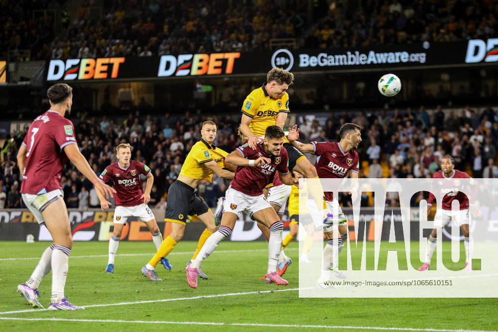 Jorgen Strand Larsen (9 Wolves) puts Wolves ahead during the Carabao Cup football match between Wolverhampton Wanderers and West Ham United at Molineux stadium in Wolverhampton, England