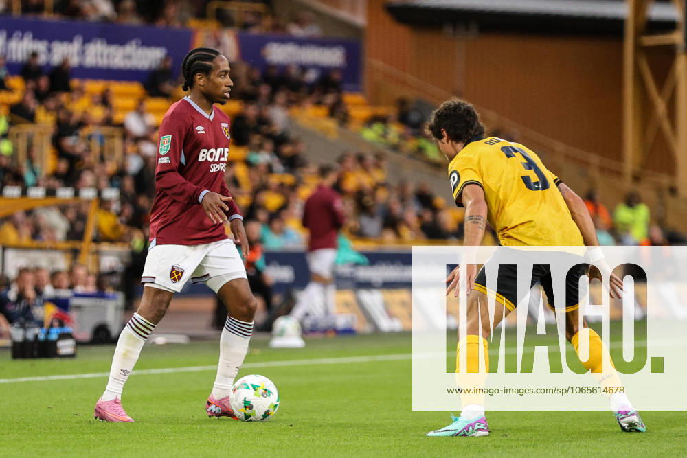 Kyle Walker-Peters (2 West Ham) on the ball during the Carabao Cup football match between Wolverhampton Wanderers and West Ham United at Molineux stadium in Wolverhampton, England