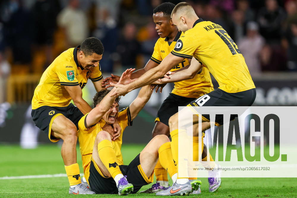 Wolverhampton Wanderers v West Ham United - Carabao Cup Second Round Jorgen Strand Larsen of Wolverhampton Wanderers is helped up as he celebrates the goal during the Carabao Cup match between Wolverhampton Wanderers and West Ham United at Molineux in Wolverhampton, United Kingdom, on August 26, 2025. Wolverhampton West Midlands United Kingdom