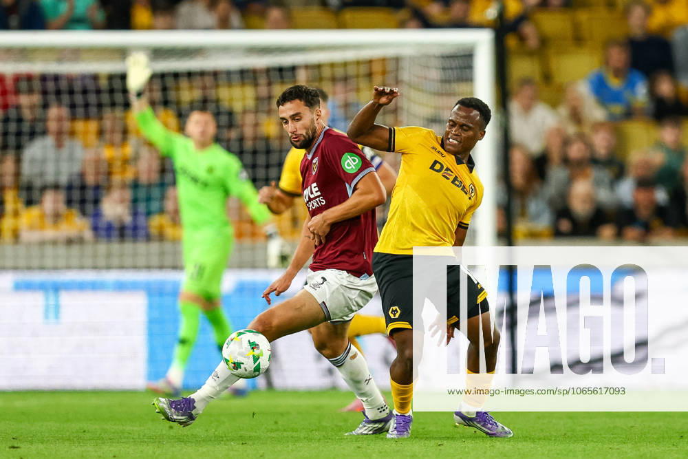 Wolverhampton Wanderers v West Ham United - Carabao Cup Second Round Max Kilman of West Ham and Jhon Arias of Wolverhampton Wanderers battle for possession during the Carabao Cup match between Wolverhampton Wanderers and West Ham United at Molineux in Wolverhampton, United Kingdom, on August 26, 2025. Wolverhampton West Midlands United Kingdom