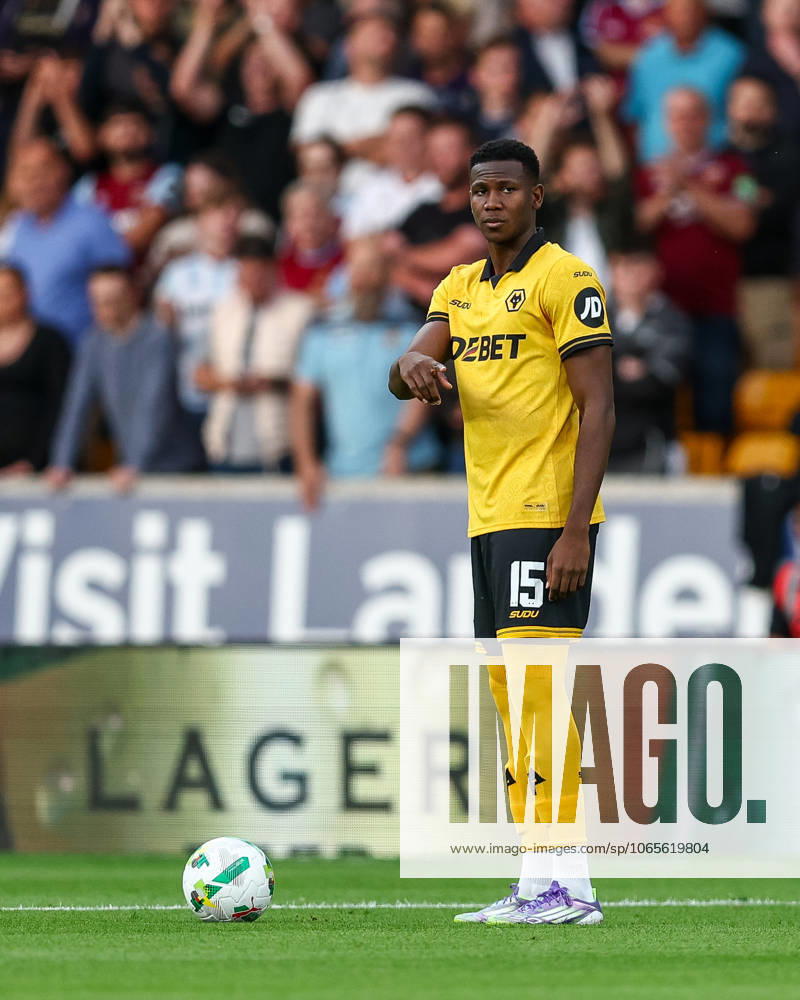 Wolverhampton Wanderers v West Ham United - Carabao Cup Second Round Yerson Mosquera of Wolverhampton Wanderers gestures during the Carabao Cup match between Wolverhampton Wanderers and West Ham United at Molineux in Wolverhampton, United Kingdom, on August 26, 2025. Wolverhampton West Midlands United Kingdom