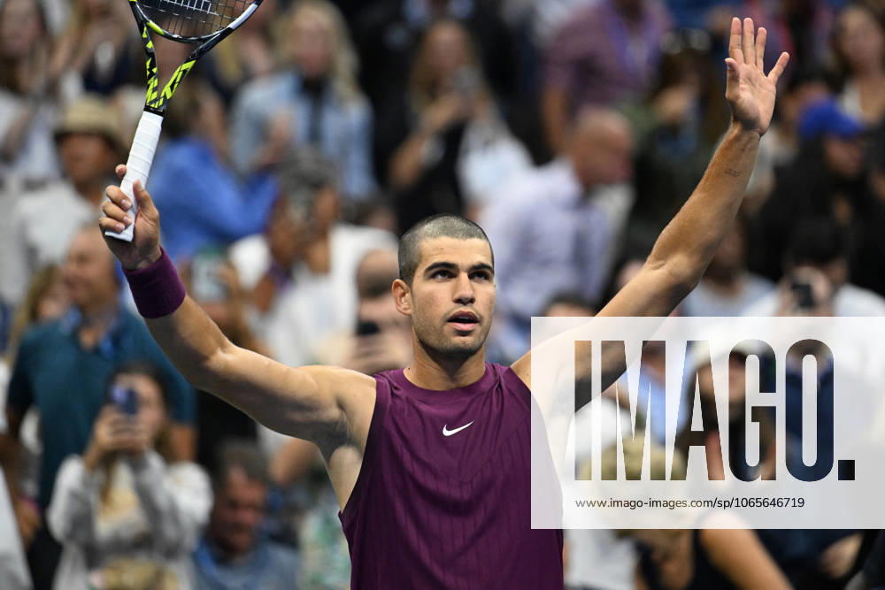 (250828) -- NEW YORK, Aug. 28, 2025 -- Carlos Alcaraz celebrates after winning the men s singles second round match between Carlos Alcaraz of Spain and Mattia Bellucci of Italy at the 2025 US Open tennis championships in New York, the United States, on Aug. 27, 2025. ) (SP)U.S.-NEW YORK-TENNIS-US OPEN-MEN S SINGLES LixRui