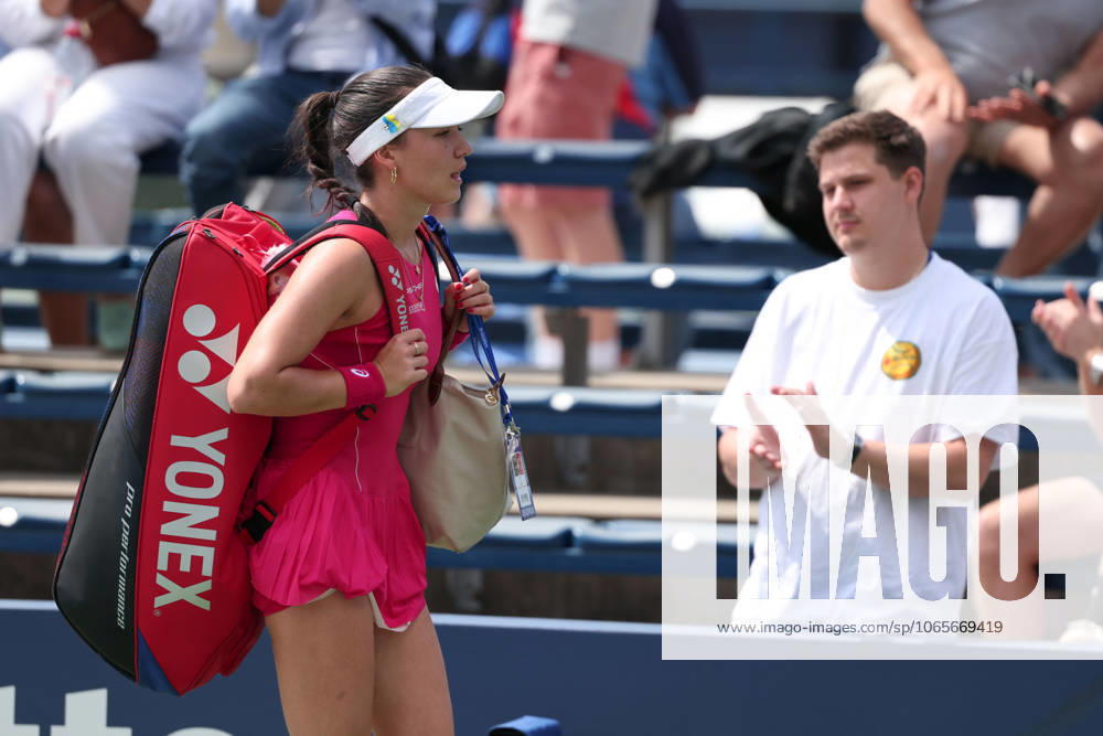 Eva Lys GER leaves the court after her match, a fan stands in the background and applauds, USTA Billie Jean King National Tennis Center, Flushing Meadows, New York, USA