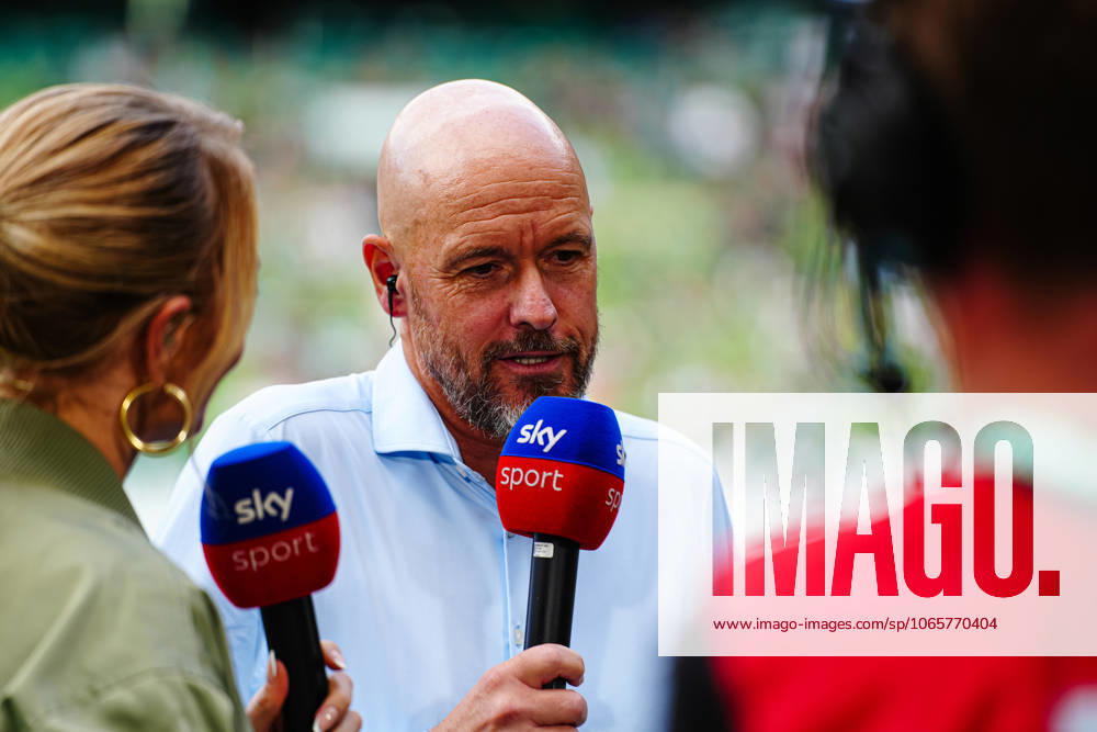 Erik ten Hag Bayer 04 Leverkusen, Coach GER, SV Werder Bremen vs Bayer 04 Leverkusen, Football, Bundesliga, Matchday 2, Season 2025 2026, 30 08 2025 DFL REGULATIONS PROHIBIT ANY USE OF PHOTOGRAPHS AS IMAGE SEQUENCES AND OR QUASI VIDEO GER, SV Werder Bremen vs Bayer 04 Leverkusen, Football, Bundesliga, Matchday 2, Season 2025 2026, 30 08 2025 Bremen