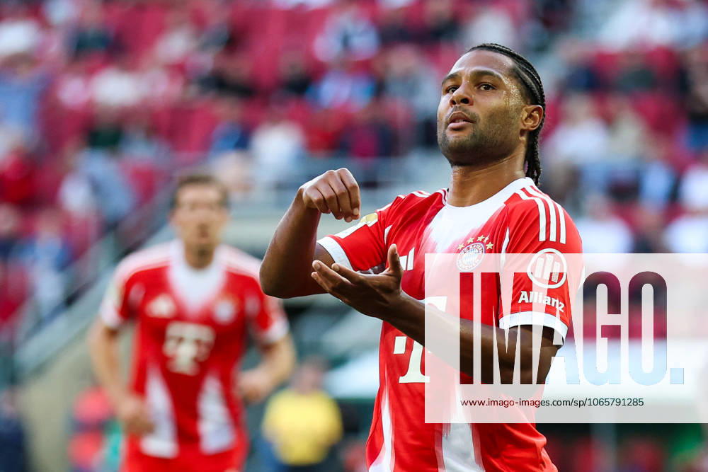 Soccer 1 Bundesliga 2 Matchday FC Augsburg FC Bayern Munich on 30 08 2025 at WWK Arena in Augsburg Goal celebration for 0 1 by Serge Gnabry Munich DFL regulations prohibit any use of photographs as image sequences and or quasi video