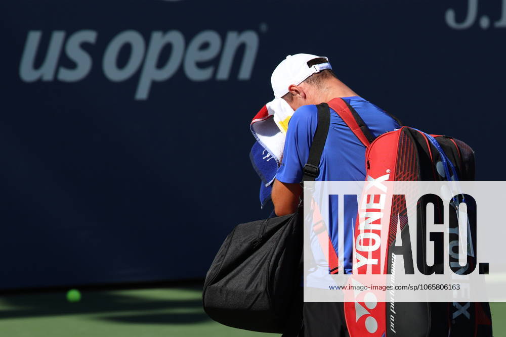 TENIS US OPEN 2025 30082025 N Z KAMIL MAJCHRZAK PO MECZU TRZECIEJ RUNDY NA TURNIEJU WIELKIEGO SZLEMA US OPEN 2025 MARCIN CHOLEWINSKI NEWSPIX.PL TENNIS US OPEN 2025 30082025 KAMIL MAJCHRZAK AFTER THE MATCH IN THE THIRD ROUND NEWSPIX.PL --- newspix.pl POLAND OUT!