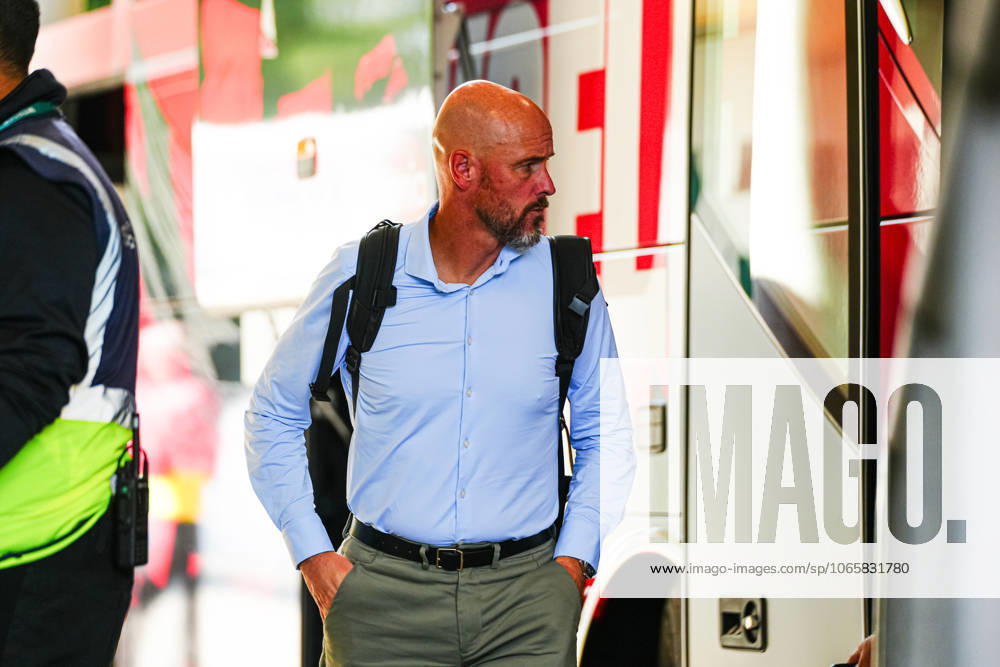 Erik ten Hag Bayer 04 Leverkusen, Coach GER, SV Werder Bremen vs Bayer 04 Leverkusen, Football, Bundesliga, Matchday 2, Season 2025 2026, 30 08 2025 DFL REGULATIONS PROHIBIT ANY USE OF PHOTOGRAPHS AS IMAGE SEQUENCES AND OR QUASI VIDEO GER, SV Werder Bremen vs Bayer 04 Leverkusen, Football, Bundesliga, Matchday 2, Season 2025 2026, 30 08 2025 Bremen