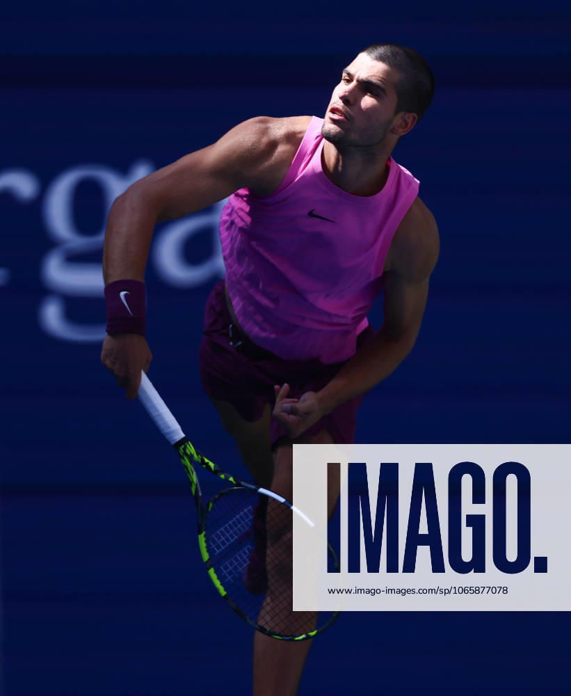 2025 US Open Tennis Championships, Day Eight, Billy Jean-King Tennis Centre, Flushing Meadows, New York, USA, 31 08 2025 Carlos Alcaraz (ESP) in action during his fourth round match against Arthur Rinderknech (FRA) in the 2025 US Open at Flushing Meadows New York Billy Jean King Tennis Centre, Flushing Meadows New York USA