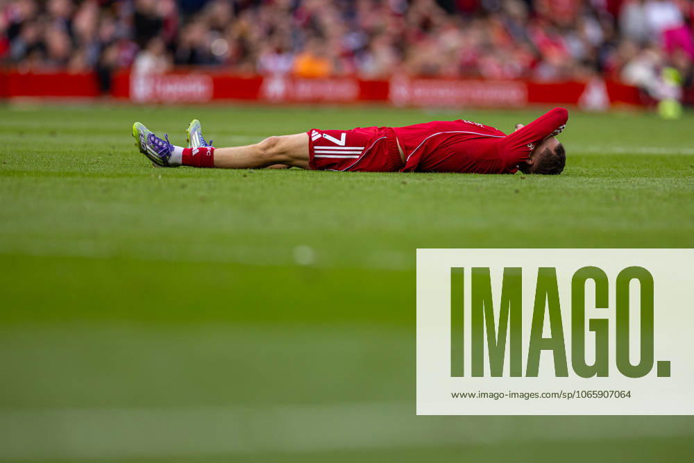 Football - FA Premier League - Liverpool FC v Arsenal FC LIVERPOOL, ENGLAND - Sunday, August 31, 2025: Liverpool s Florian Wirtz goes down with an injury during the FA Premier League match between Liverpool FC and Arsenal FC at Anfield. Liverpool won 1-0. (Photo by David Rawcliffe Propaganda) LIVERPOOL Anfield MERSEYSIDE ENGLAND