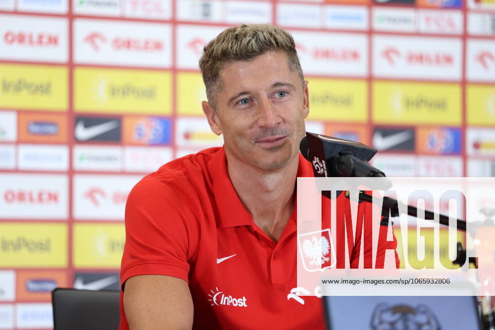 KATOWICE 01.09.2025 KONFERENCJA PRASOWA REPREZENTACJI POLSKI --- POLISH FOOTBALL national team, Nationalteam press conference, PK, Pressekonferenz ROBERT LEWANDOWSKI FOT. PIOTR KUCZA FOTOPYK NEWSPIX.PL --- newspix.pl POLAND OUT!