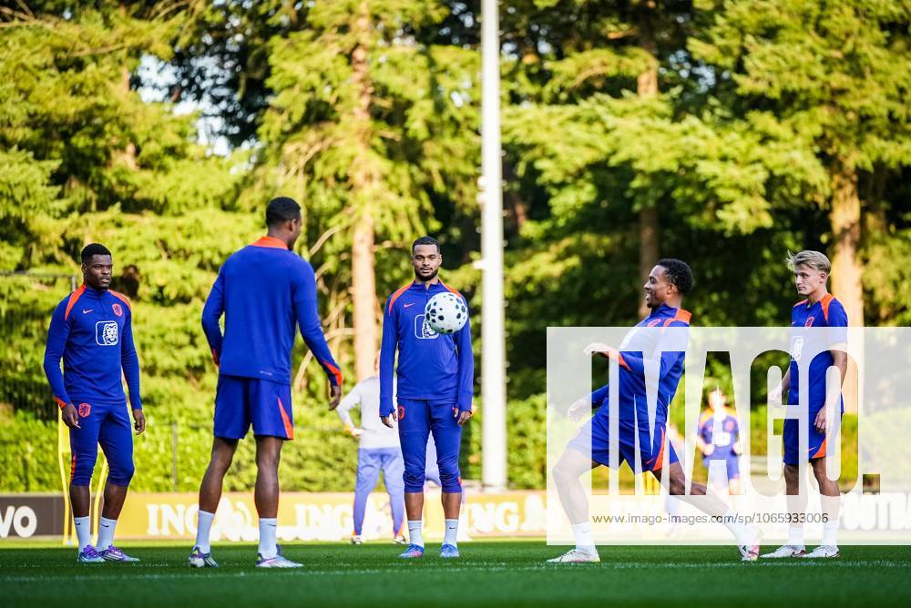 , KNVB Campus , season 2025 2026 , Dutch International football , Training session Netherlands , picture shows Netherlands player Denzel Dumfries , Netherlands player Cody Gakpo , Netherlands player Quinten Timber and Netherlands player Sem Steijn Training session Netherlands 01-09-2025 x30811756x