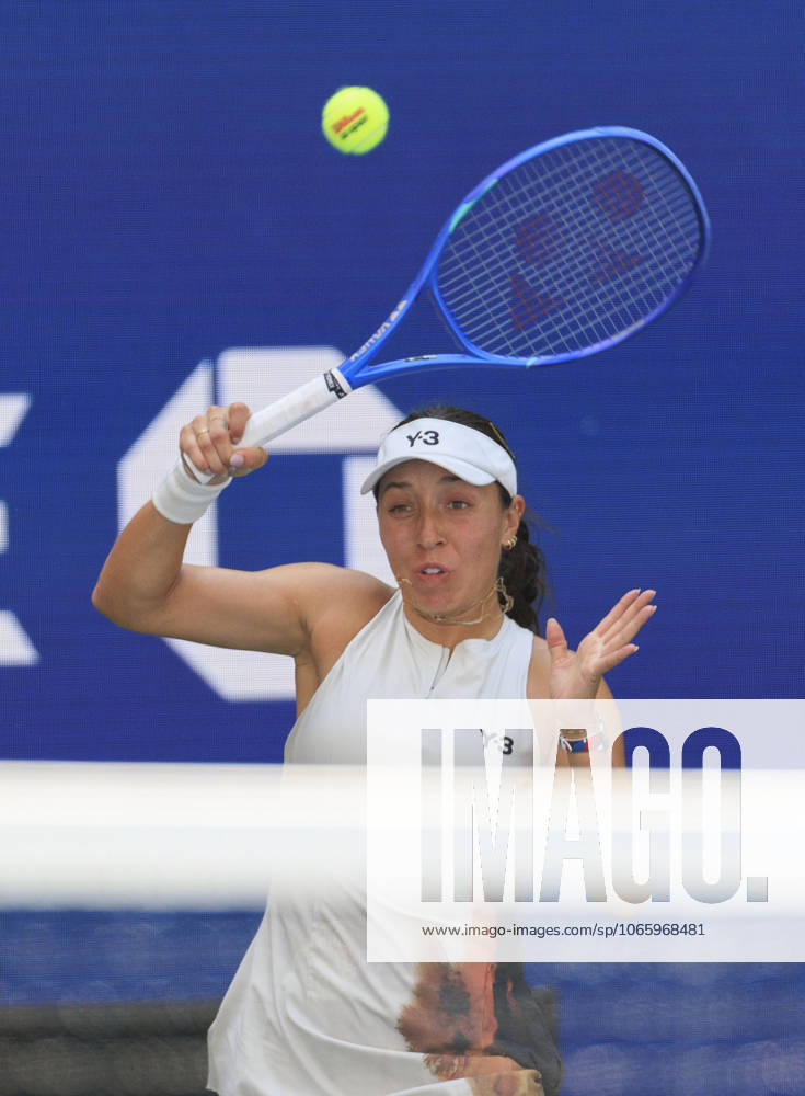 Jessica Pegula hits a forehand return during a match against Barbora Krejcikova on Day 10 of the 2025 US Open at USTA Billie Jean King National Tennis Center on Tuesday September 2, 2025 in the Flushing neighborhood of the Queens borough of New York City. JAVIER ROJAS PI Flushing Meadows USA - ZUMAp124 20250902_zaa_p124_015