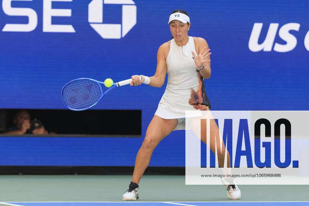 Jessica Pegula hits a forehand return during a match against Barbora Krejcikova on Day 10 of the 2025 US Open at USTA Billie Jean King National Tennis Center on Tuesday September 2, 2025 in the Flushing neighborhood of the Queens borough of New York City. JAVIER ROJAS PI Flushing Meadows USA - ZUMAp124 20250902_zaa_p124_017