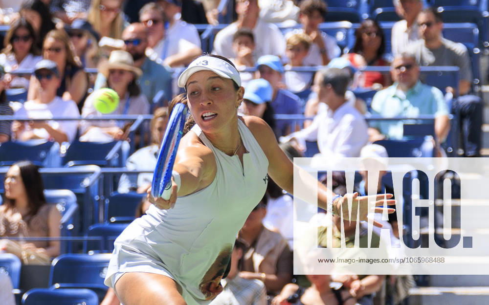Jessica Pegula hits a backhand return during a match against Barbora Krejcikova on Day 10 of the 2025 US Open at USTA Billie Jean King National Tennis Center on Tuesday September 2, 2025 in the Flushing neighborhood of the Queens borough of New York City. JAVIER ROJAS PI Flushing Meadows USA - ZUMAp124 20250902_zaa_p124_019