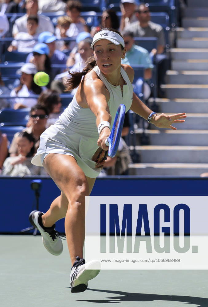 Jessica Pegula hits a backhand return during a match against Barbora Krejcikova on Day 10 of the 2025 US Open at USTA Billie Jean King National Tennis Center on Tuesday September 2, 2025 in the Flushing neighborhood of the Queens borough of New York City. JAVIER ROJAS PI Flushing Meadows USA - ZUMAp124 20250902_zaa_p124_020