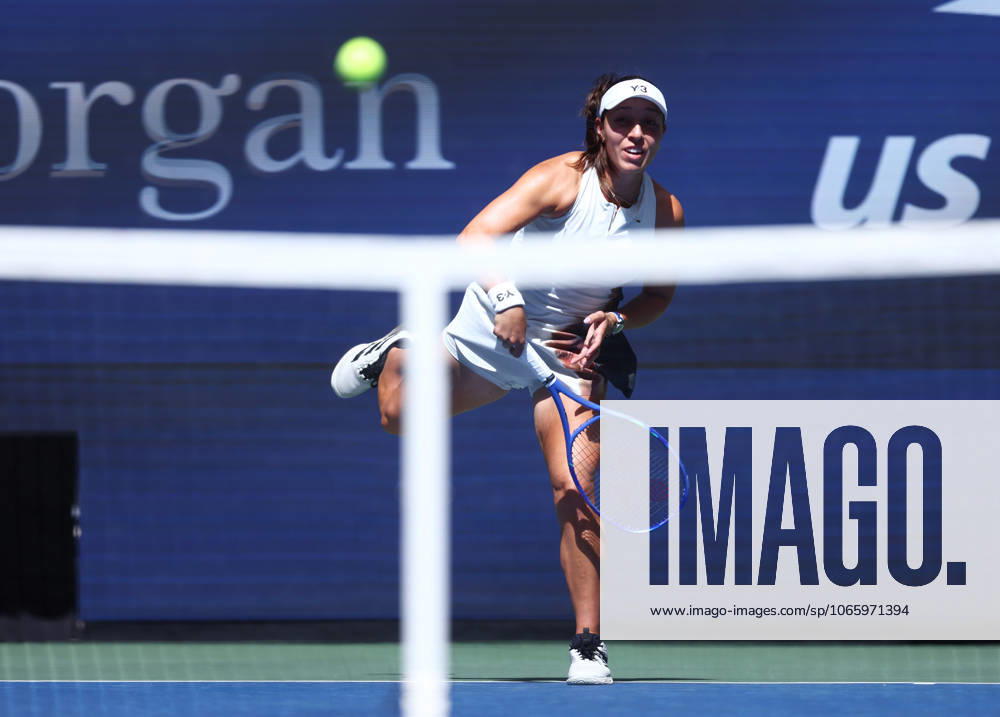 2025 US Open Tennis Championships, Day Ten, Billy Jean-King Tennis Centre, Flushing Meadows, New York, USA, 02 09 2025 Jessica Pegula (USA) in action during her Quarter Final match against Barbora Krejcikova (CZE) in the 2025 US Open at Flushing Meadows New York Billy Jean King Tennis Centre, Flushing Meadows New York USA