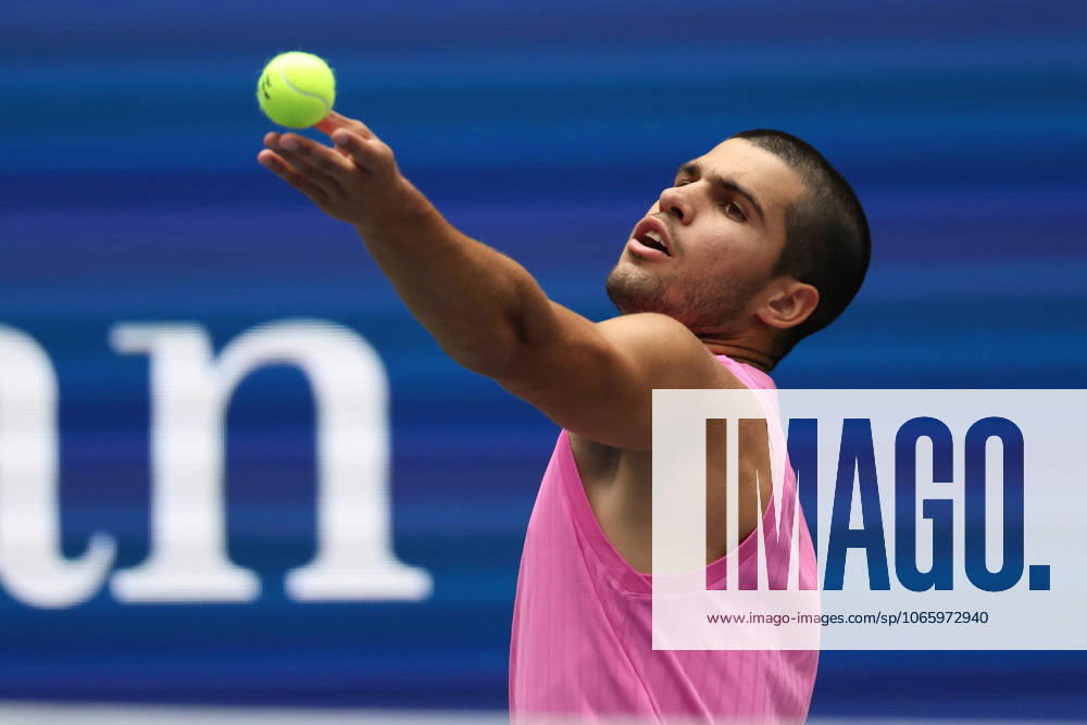 CARLOS ALCARAZ of Spain during the match against J. Lehecka of Czech Republic in the quarterfinals of US Open 2025 at the USTA Billie Jean King National Tennis Center. Queens, New York City. Alcaraz won 6:4,6:2, 6:4. New York City United States - ZUMAc278 20250902_zsp_c278_012