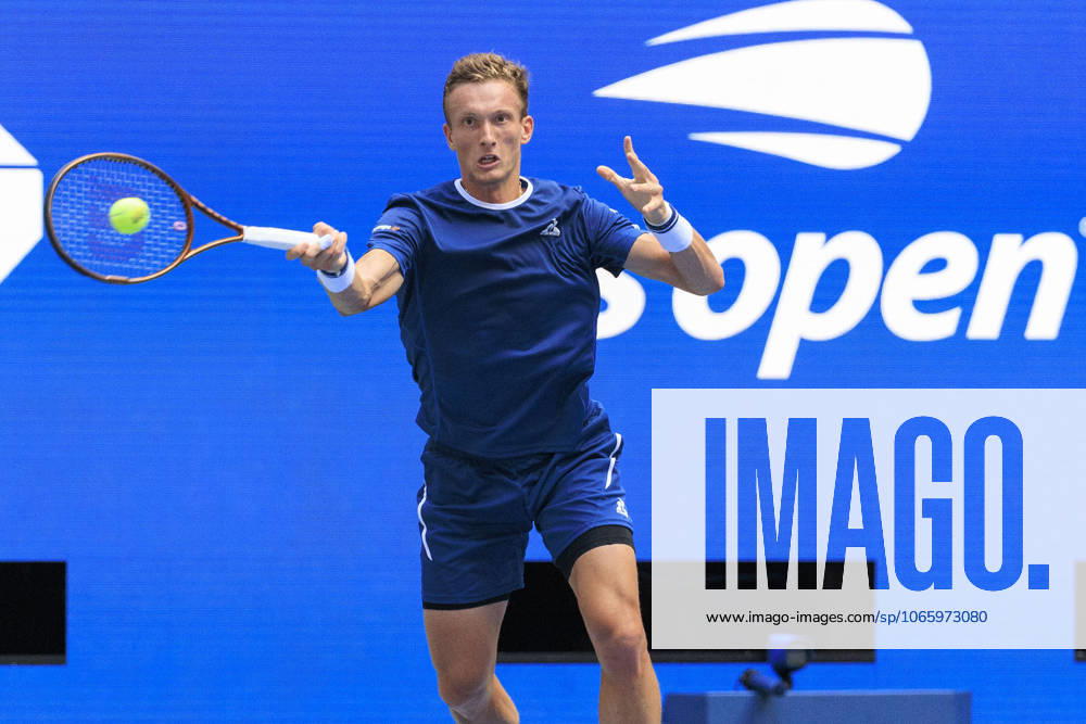 Jiri Lehecka hits a forehand return during a match against Carlos Alcaraz on Day 10 of the 2025 US Open at USTA Billie Jean King National Tennis Center on Tuesday September 2, 2025 in the Flushing neighborhood of the Queens borough of New York City. JAVIER ROJAS PI Flushing Meadows USA - ZUMAp124 20250902_zaa_p124_048