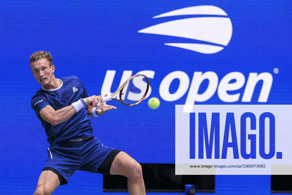 Jiri Lehecka hits a forehand during a match against Carlos Alcaraz on Day 10 of the 2025 US Open at USTA Billie Jean King National Tennis Center on Tuesday September 2, 2025 in the Flushing neighborhood of the Queens borough of New York City. JAVIER ROJAS PI Flushing Meadows USA - ZUMAp124 20250902_zaa_p124_050