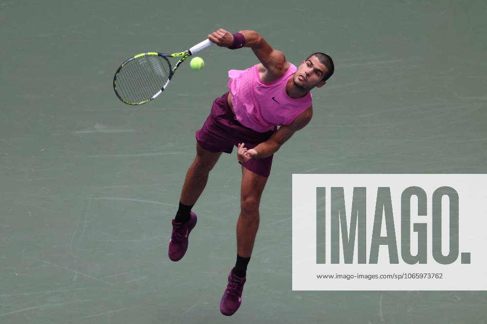 CARLOS ALCARAZ of Spain during the match against J. Lehecka of Czech Republic in the quarterfinals of US Open 2025 at the USTA Billie Jean King National Tennis Center. Queens, New York City. Alcaraz won 6:4,6:2, 6:4. New York City USA - ZUMAc278 20250902_zsp_c278_007
