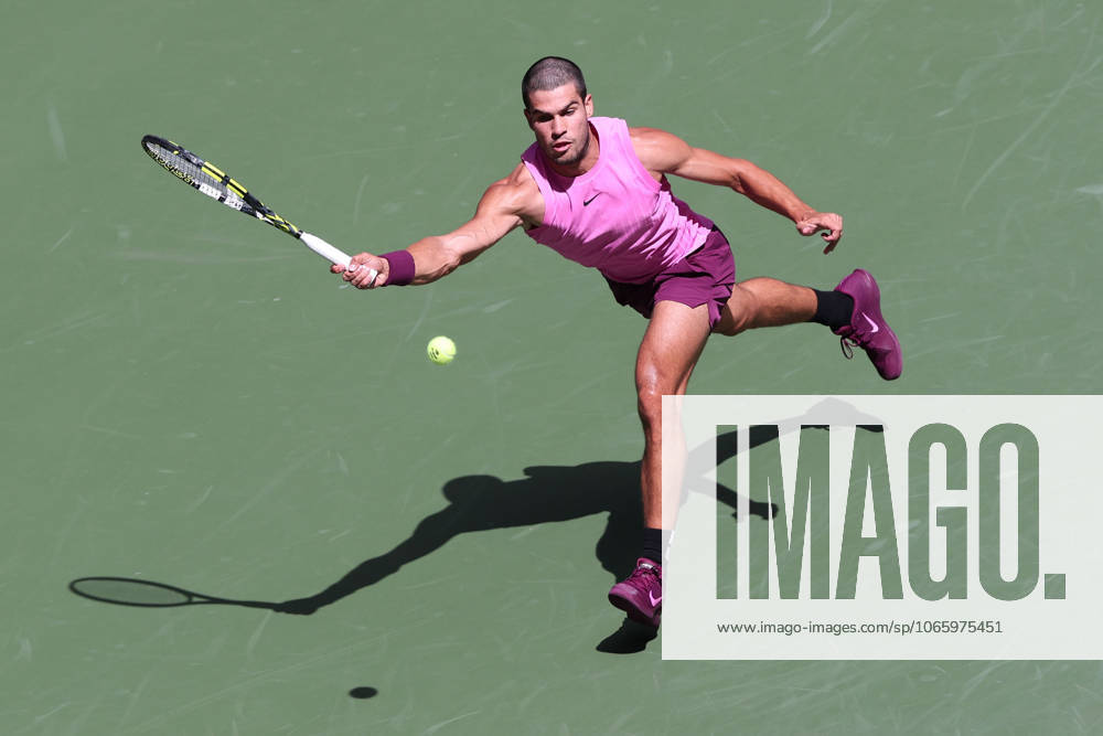 Carlos Alcaraz ESP , from above, US Open Championships 2023, USTA Billie Jean King National Tennis Center, Flushing Meadows, New York, USA