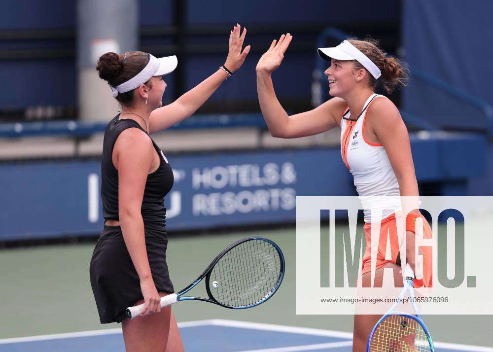Sonja Zhenikhova Schwarz and Eva Bennemann GER cheer after the victory,Cheers,Joy,Emotion, Girls Doubles, Girls Doubles, US Open Championships 2023, USTA Billie Jean King National Tennis Center, Flushing Meadows, New York, USA