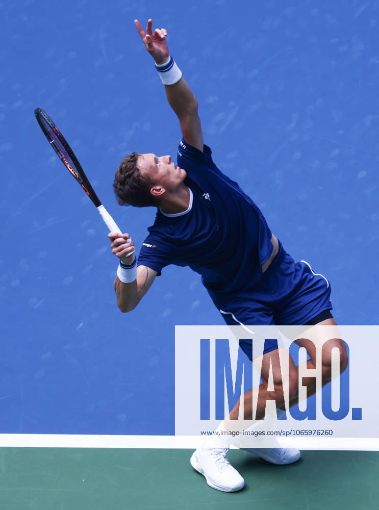 2025 US Open Tennis Championships, Day Ten, Billy Jean-King Tennis Centre, Flushing Meadows, New York, USA, 02 09 2025 Jiri Lehecka (CZE) in action during his Quarter Final match against Carlos Alcaraz (ESP) in the 2025 US Open at Flushing Meadows New York Billy Jean King Tennis Centre, Flushing Meadows New York USA